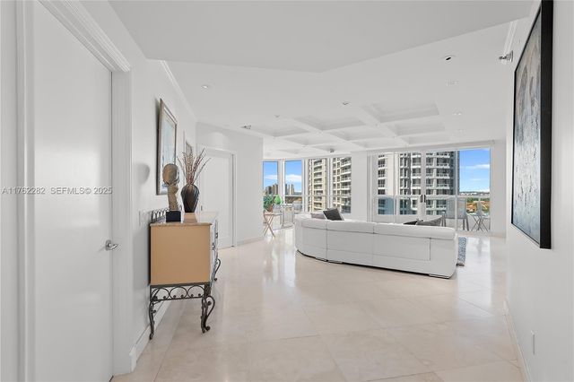 21150 Point Place 1102, Aventura, FL 33180