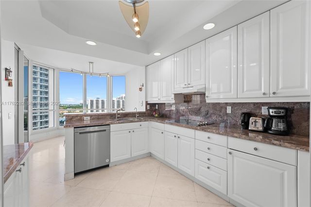 21150 Point Place 1102, Aventura, FL 33180