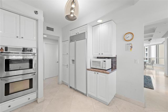21150 Point Place 1102, Aventura, FL 33180