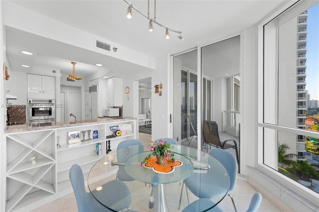 21150 Point Place 1102, Aventura, FL 33180