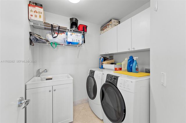 21150 Point Place 1102, Aventura, FL 33180