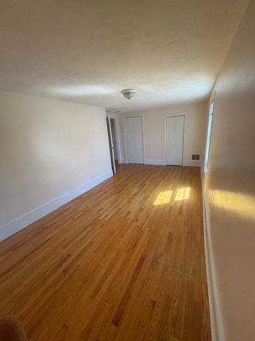 40 Robin St, Everett, MA 02149