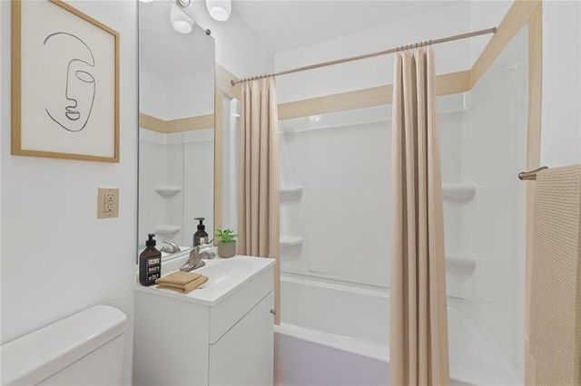 912 VEST Drive, Warrensburg, MO 64093