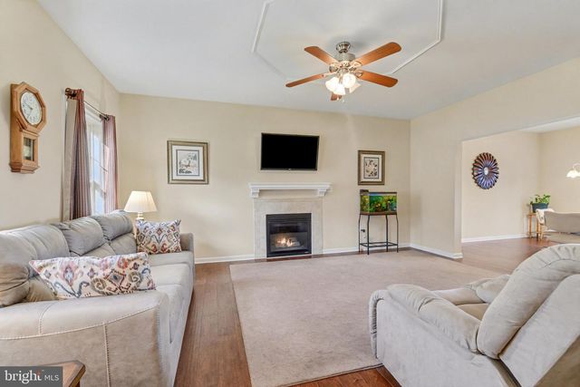 131 PLEASANTVIEW TER, New Cumberland, PA 17070