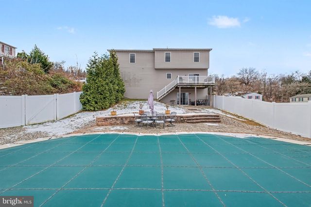 131 PLEASANTVIEW TER, New Cumberland, PA 17070