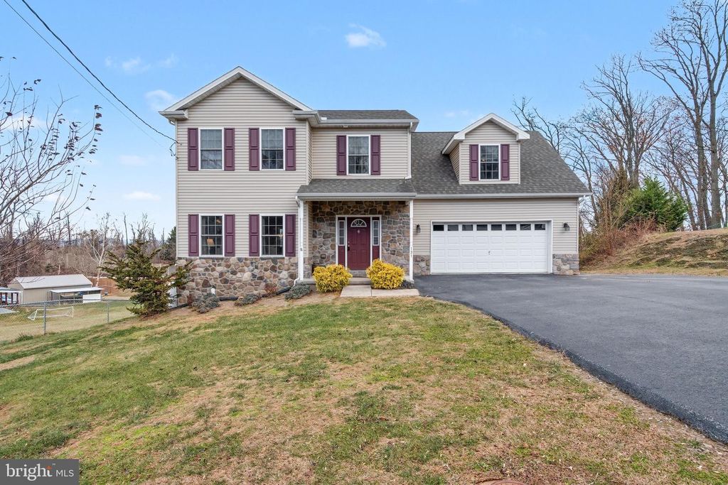 131 PLEASANTVIEW TER, New Cumberland, PA 17070
