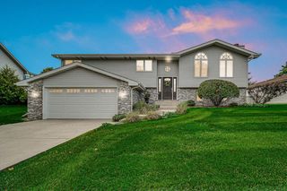 12901 Snowberry Lane, St. John, IN 46373