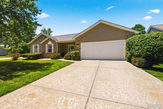 1075 Reddington Timbers Drive, St Charles, MO 63304