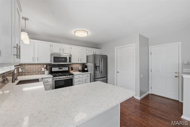 1075 Reddington Timbers Drive, St Charles, MO 63304