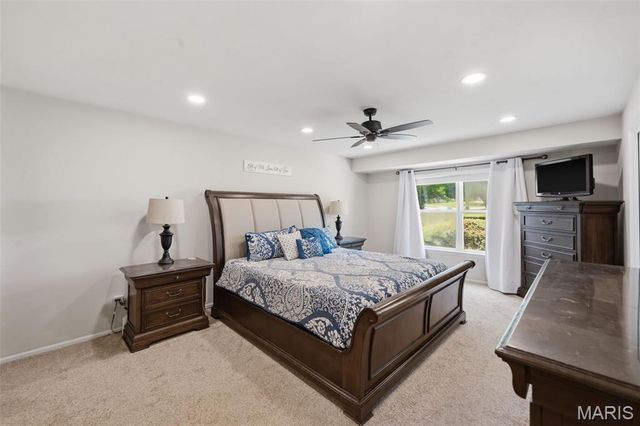 1075 Reddington Timbers Drive, St Charles, MO 63304