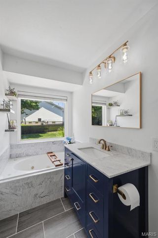 1075 Reddington Timbers Drive, St Charles, MO 63304