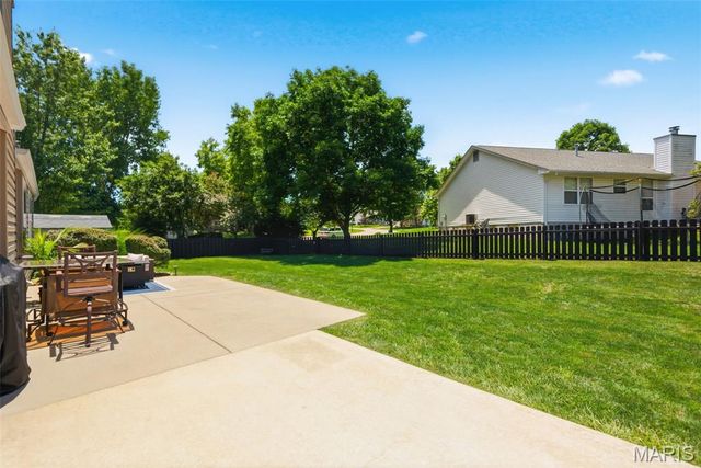 1075 Reddington Timbers Drive, St Charles, MO 63304