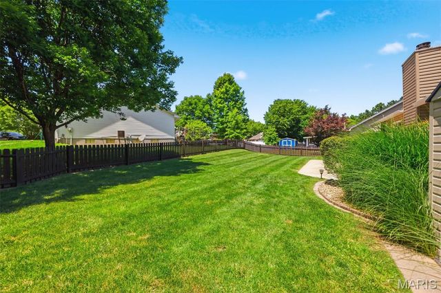 1075 Reddington Timbers Drive, St Charles, MO 63304