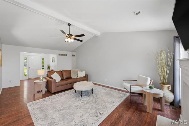 1075 Reddington Timbers Drive, St Charles, MO 63304