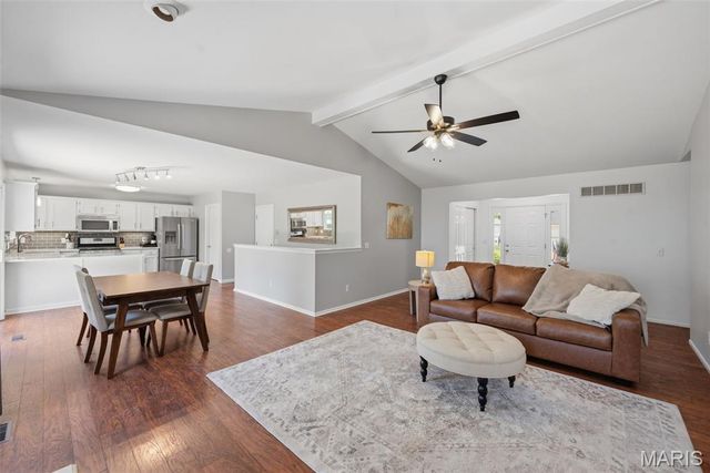 1075 Reddington Timbers Drive, St Charles, MO 63304