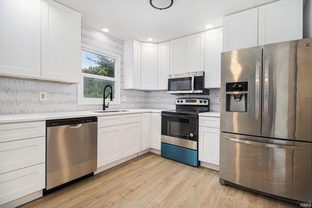 519 E Johnson Road, South Bend, IN 46614