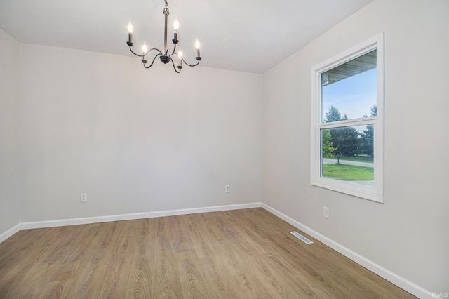 519 E Johnson Road, South Bend, IN 46614