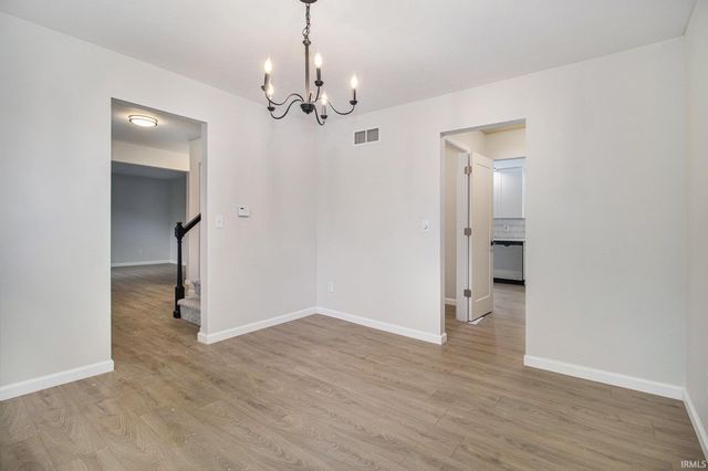 519 E Johnson Road, South Bend, IN 46614