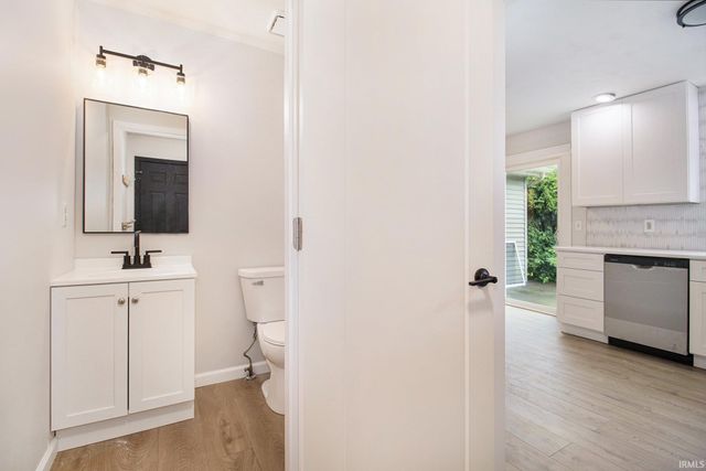 519 E Johnson Road, South Bend, IN 46614