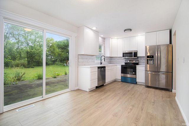 519 E Johnson Road, South Bend, IN 46614