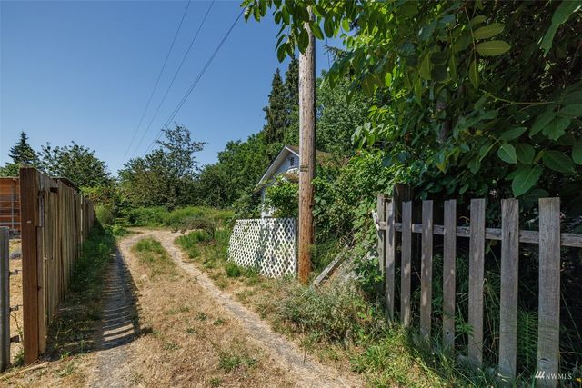 7216 Orting Highway E, Sumner, WA 98390