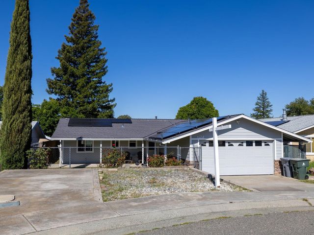 3965 Creekside Pl, Auburn, CA 95602