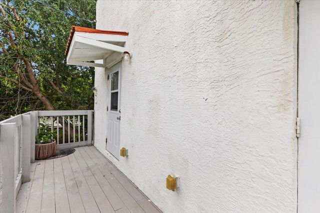 518 Biscayne Drive B, West Palm Beach, FL 33401