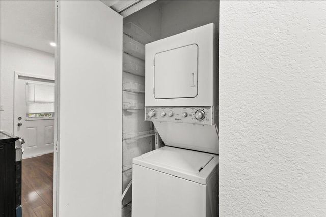 518 Biscayne Drive B, West Palm Beach, FL 33401