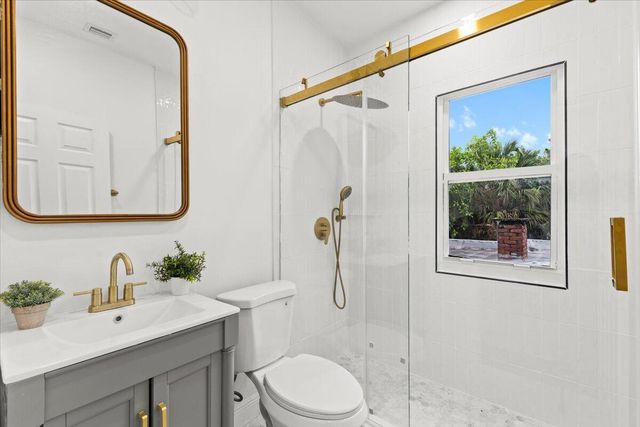 518 Biscayne Drive B, West Palm Beach, FL 33401