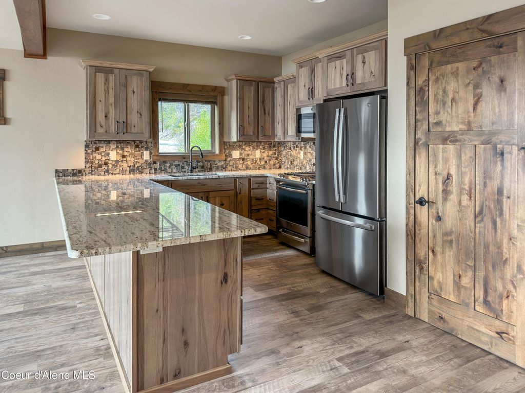 74 Palouse DR, Nordman, ID 83848 photo 2