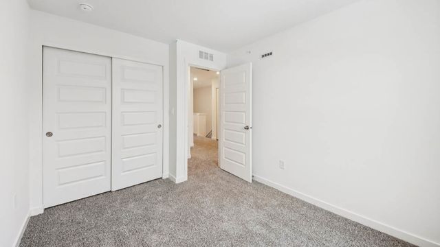 543 Yosemite Way, Mundelein, IL 60060