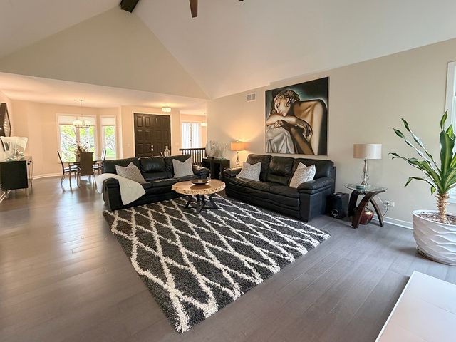 211 Ridge Lane, Lake In The Hills, IL 60156
