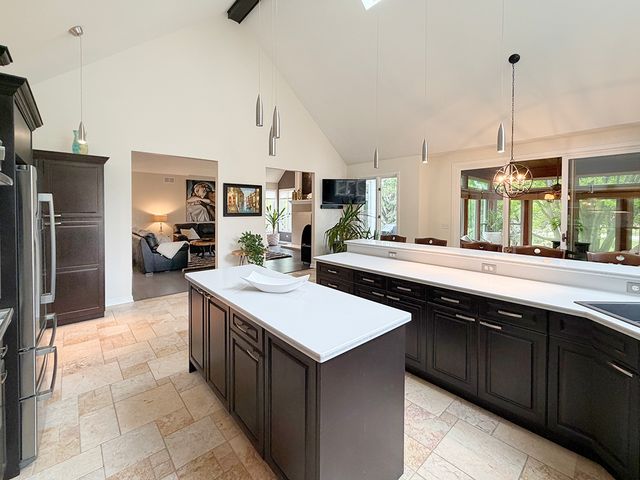 211 Ridge Lane, Lake In The Hills, IL 60156