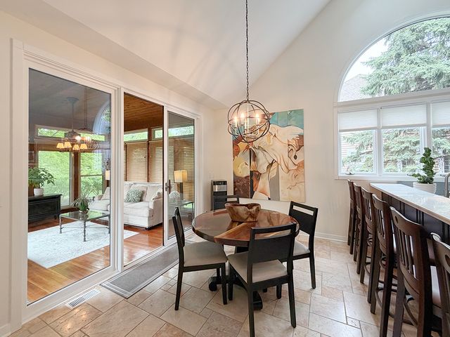 211 Ridge Lane, Lake In The Hills, IL 60156