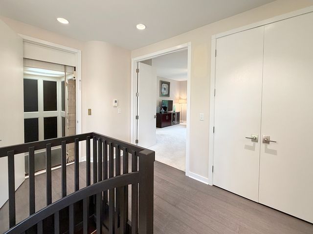 211 Ridge Lane, Lake In The Hills, IL 60156