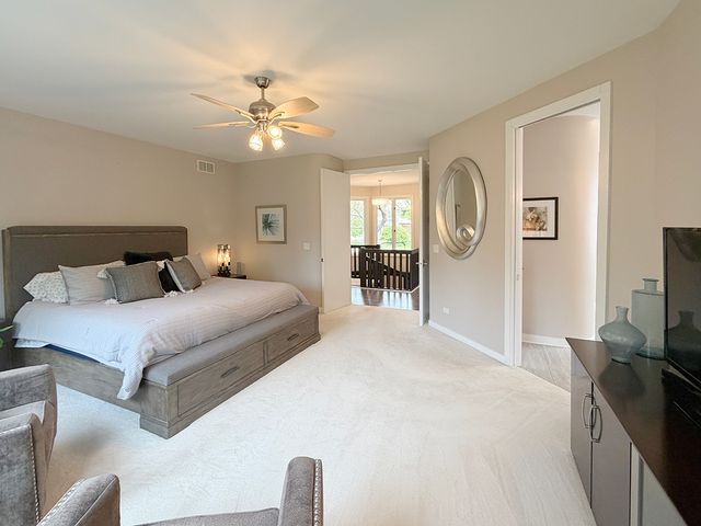 211 Ridge Lane, Lake In The Hills, IL 60156