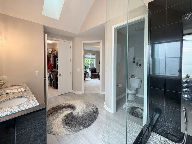 211 Ridge Lane, Lake In The Hills, IL 60156