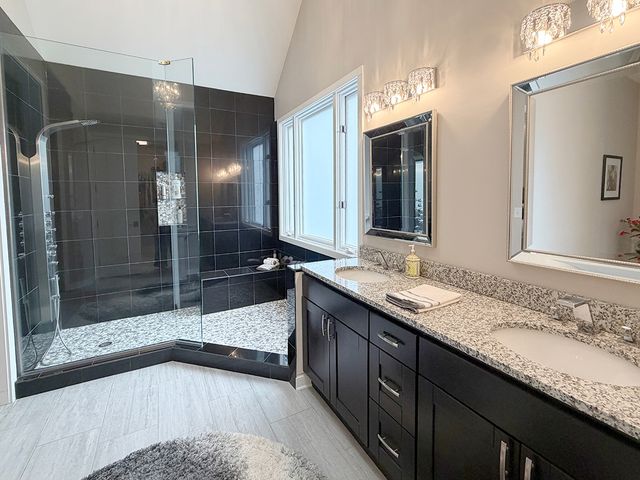 211 Ridge Lane, Lake In The Hills, IL 60156