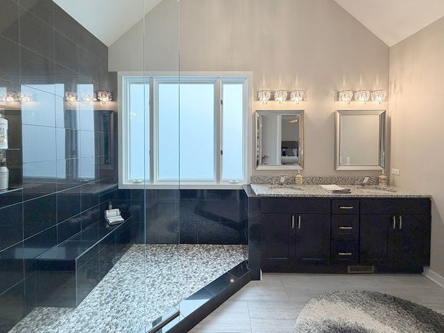 211 Ridge Lane, Lake In The Hills, IL 60156