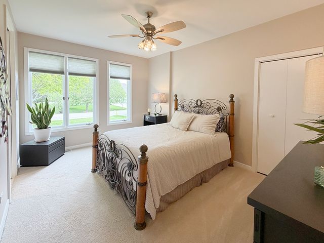 211 Ridge Lane, Lake In The Hills, IL 60156