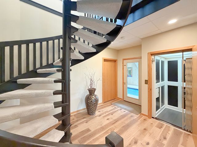 211 Ridge Lane, Lake In The Hills, IL 60156