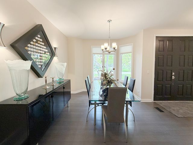 211 Ridge Lane, Lake In The Hills, IL 60156