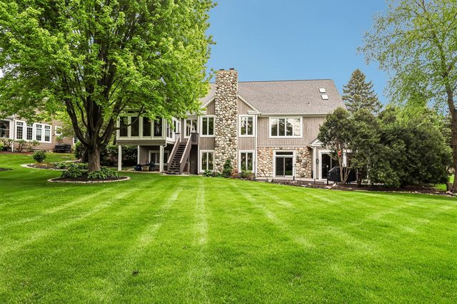 211 Ridge Lane, Lake In The Hills, IL 60156