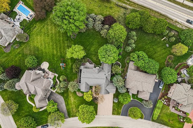 211 Ridge Lane, Lake In The Hills, IL 60156