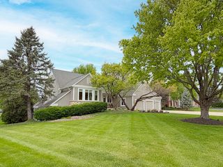211 Ridge Lane, Lake In The Hills, IL 60156
