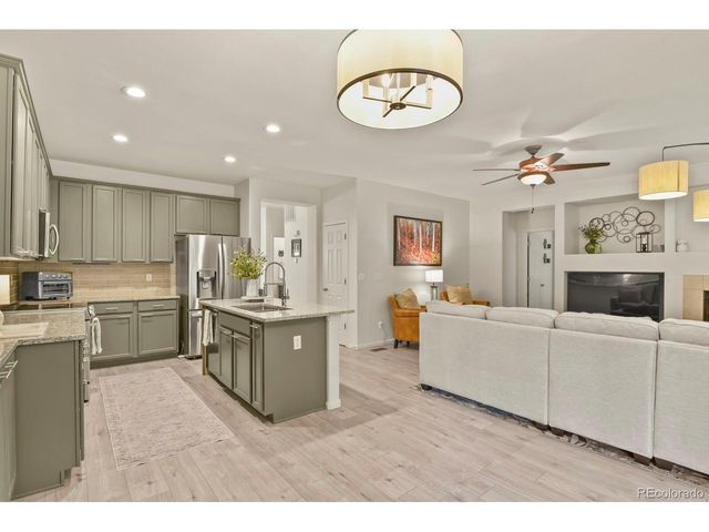 5565 S Buchanan St, Aurora, CO 80016