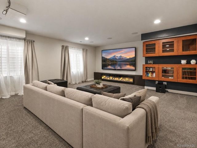 5565 S Buchanan St, Aurora, CO 80016