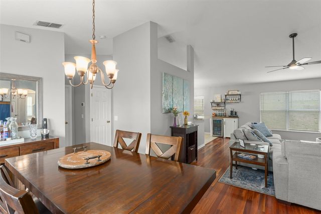 806 BREEZY LAKE WAY, Minneola, FL 34715