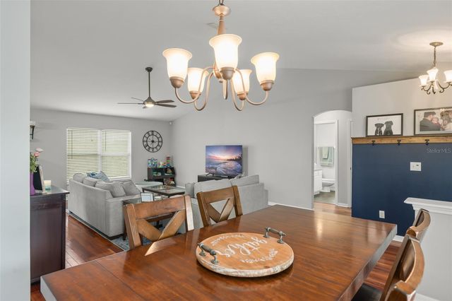 806 BREEZY LAKE WAY, Minneola, FL 34715