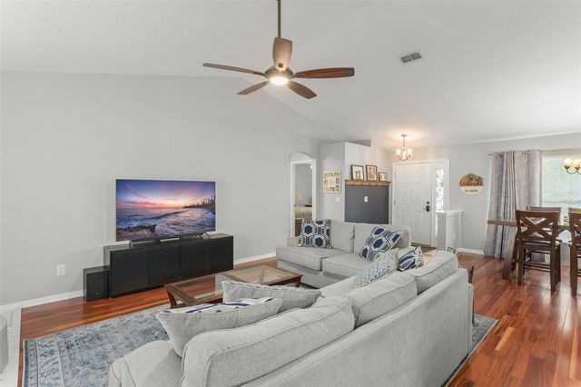 806 BREEZY LAKE WAY, Minneola, FL 34715